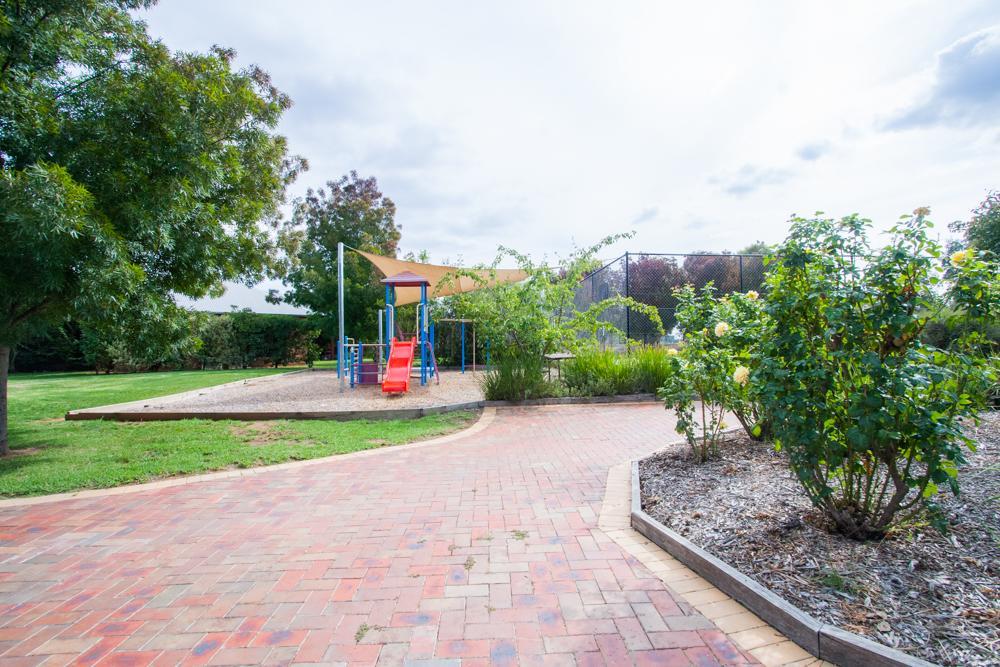 Perricoota Vines Retreat Hotel Moama Ngoại thất bức ảnh