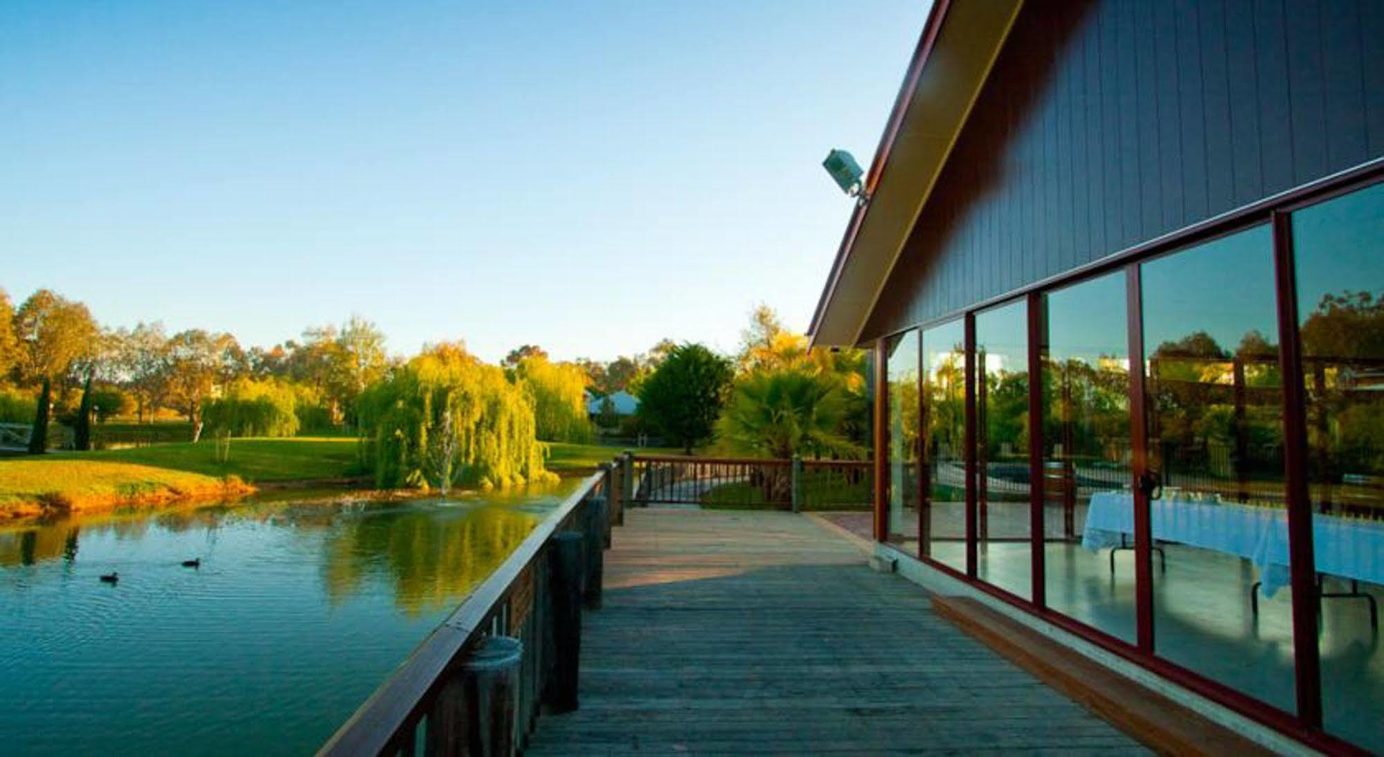 Perricoota Vines Retreat Hotel Moama Ngoại thất bức ảnh